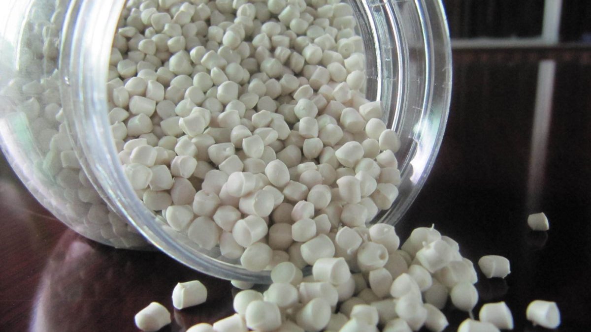 Compound granule for pipe