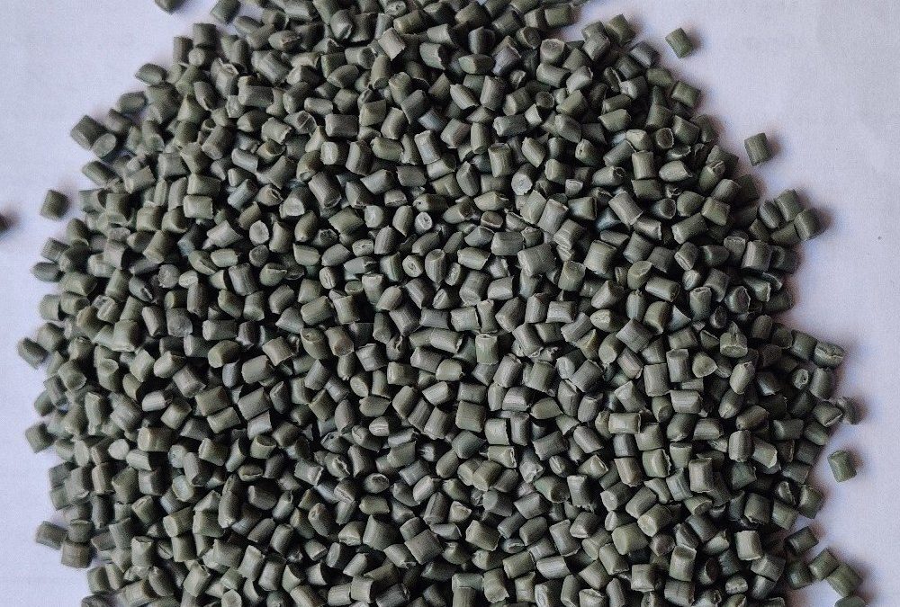 Compound granule for packaging